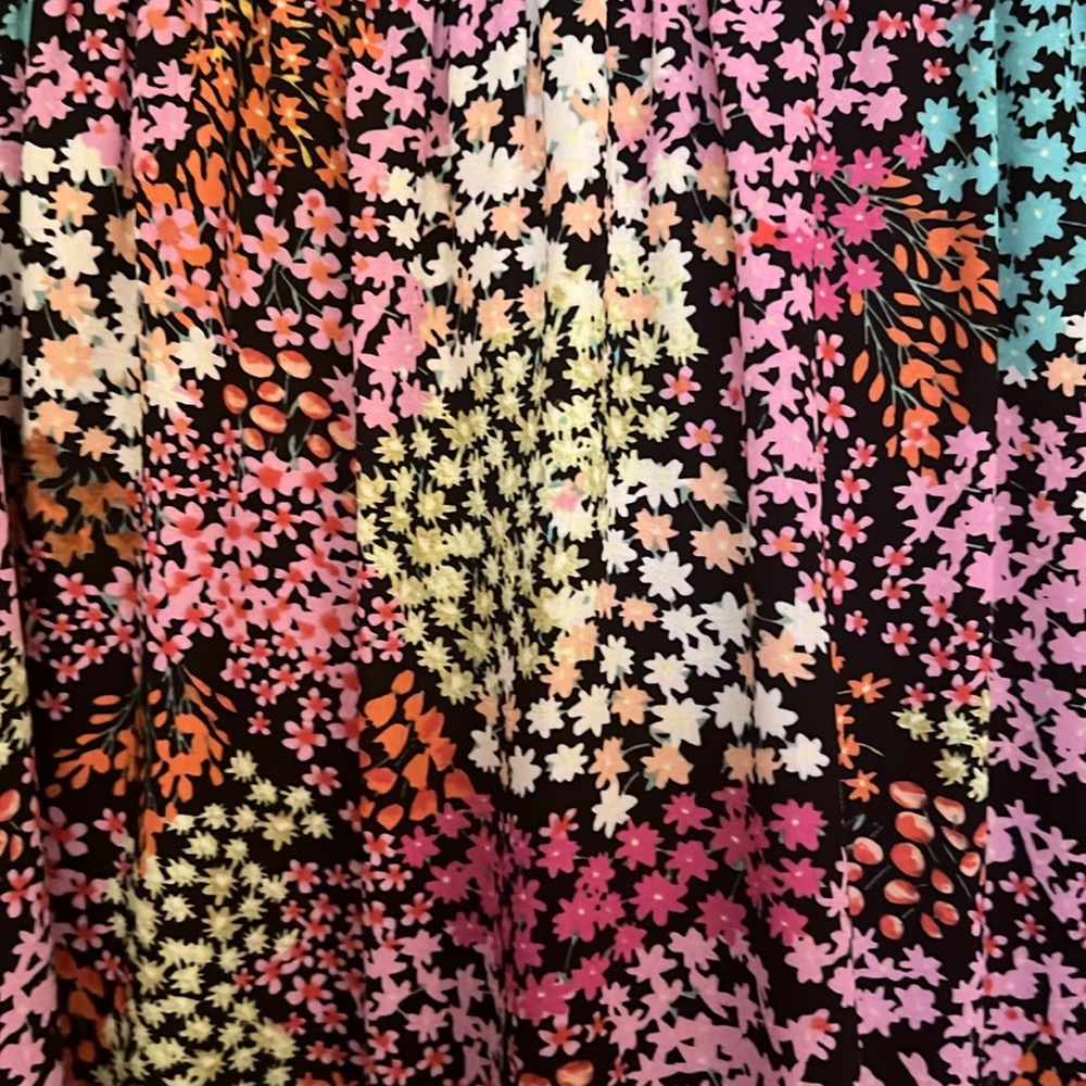 Springtime dress - Picture 2 of 3